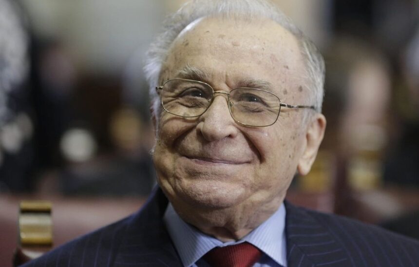 ion iliescu nu mai poate respira fara aparate s a intrunit comitetul pentru organizarea funeraliilor de stat 6891b0b53ce40