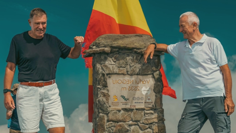 klaus iohannis s a refugiat in munti in timp ce anaf ii cere sa restituie circa 1 milion de euro din chirii foto 68a320ec5bccd