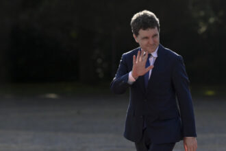 nicusor dan marele absent de la inmormantarea lui ion iliescu unde a fost presedintele in timpul funeraliilor 6894771c1a783