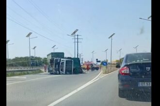 o masina incarcata cu gunoi s a rasturnat pe centura municipiului caracal 6899f57c99a72