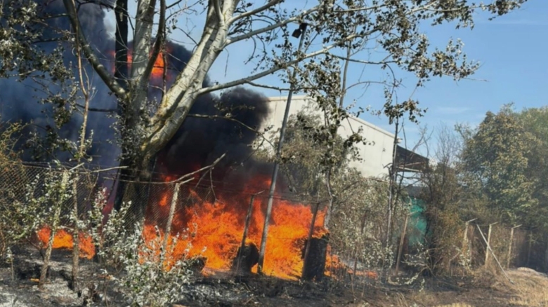 o roata de camion care a explodat pe e70 a provocat un incendiu de proportii langa