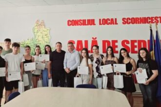 primarul scornicestiului a premiat elevii cu rezultate deosebite la evaluarea nationala si bacalaureat 689c388373113