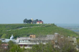 proiectul crucii uriase anuntate de mario de mezzo la slatina criticat dur frizeaza ridicolul national 68906a05d6299