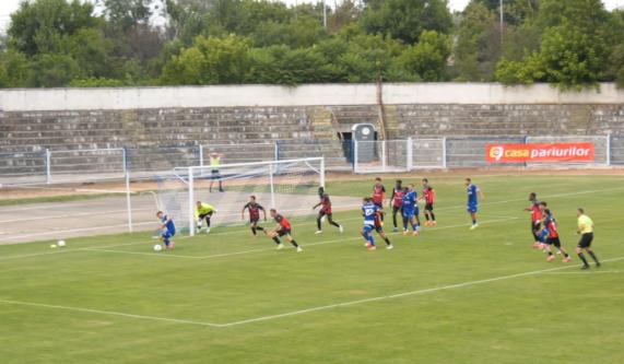 remiza alba la inceput de drum 689201ae5c852