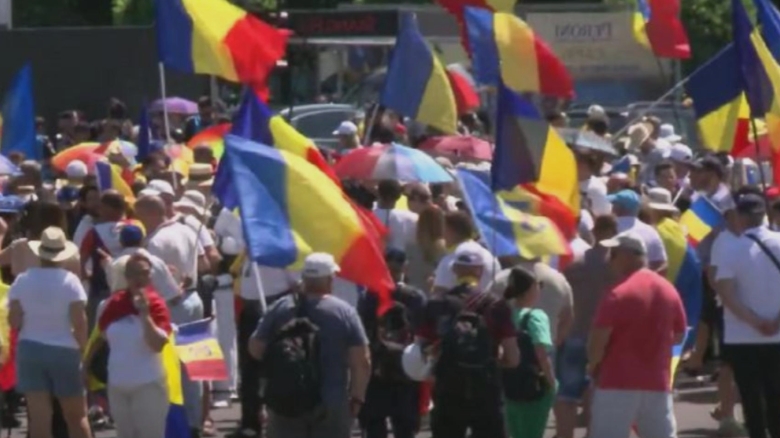 romania este in pragul unei revolutii conservatoare dominata de curentul suveranist oficial maghiar suveranismul ia amploare in toata europa 68a6fab9f3714