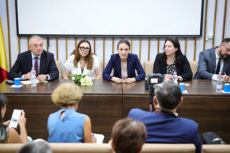 romanii din cernauti ii cer oanei toiu sa protejeze scolile cu predare in limba romana ce spune ministra de externe 689658a28c290