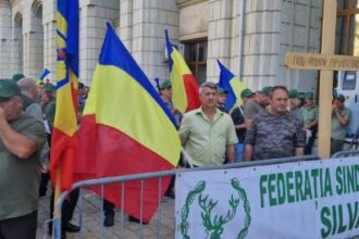 silvicultorii protest la ministerul mediului 68a6fb4a9b285