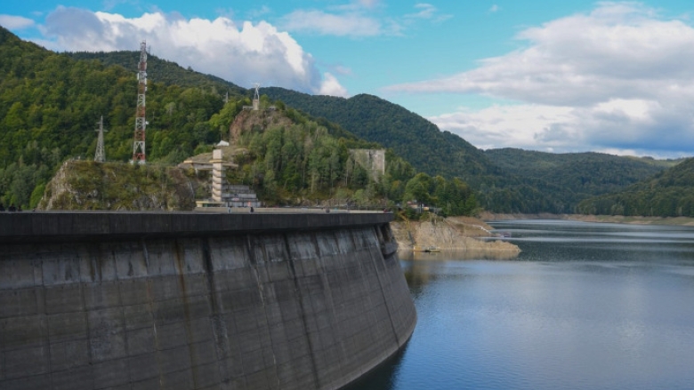 un nou val de fake news francezii seaca vidraru ca sa puna mana pe aur care este de fapt motivul golirii lacului 68a1f2d31fdb9