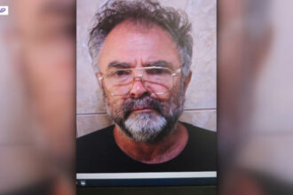 video detinutul evadat din ambulanta care il ducea la jilava a fost prins a sarit pe geamul autospecialei si s a ascuns pe camp 689d7ccf6a914