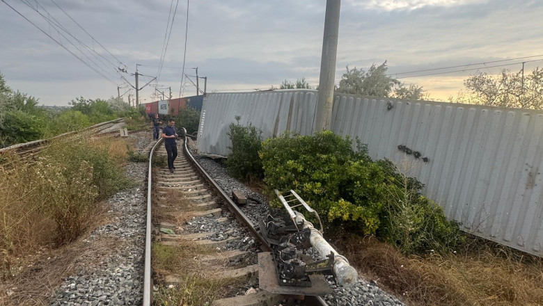 videofoto circulatia trenurilor a fost blocata vineri dimineata intre constanta si mangalia din cauza deraierii unui marfar la agigea 688c89743de09