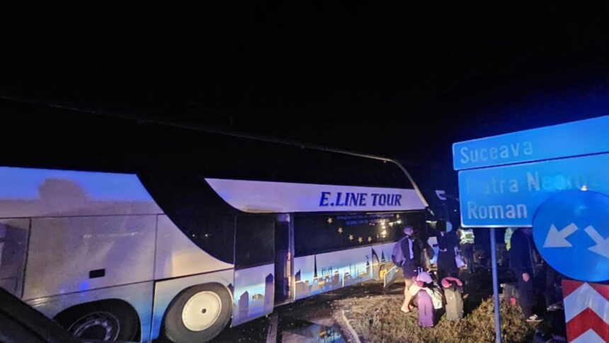 accident grav in bacau in care a fost implicat un autocar patru adulti si un copil au fost raniti 68cfadd0e837b