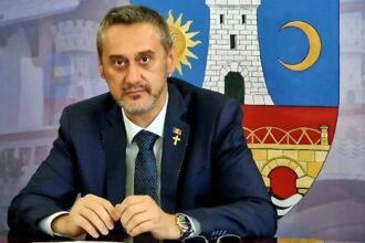 acuzatii grave primarul incompetent nu a fost in stare sa acceseze fonduri guvernamentale pentru reabilitarea termica a blocurilor si a decis sa amaneteze slatina pentru urmatorii 13 ani 68ca63d683e28