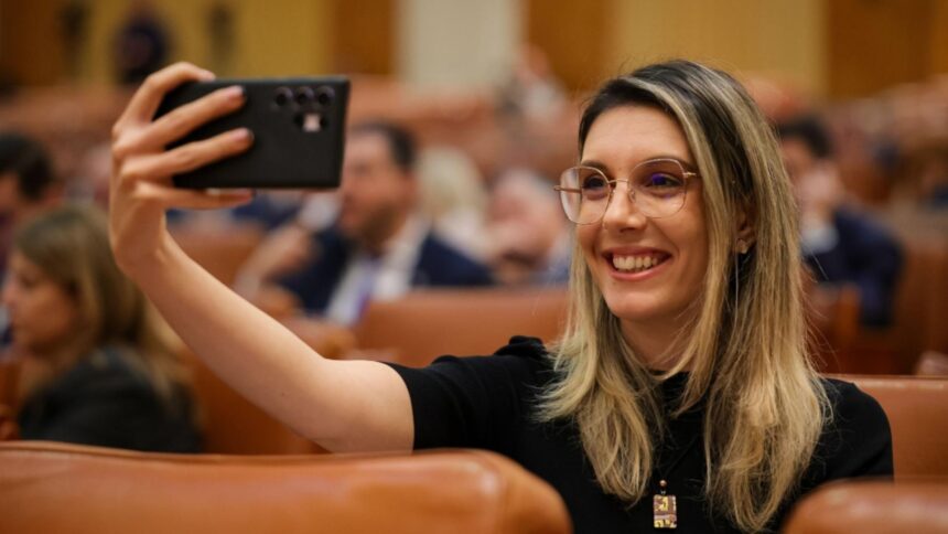 aur continua lupta impotriva guvernului saraciei motiunea simpla impotriva ministrului mediului se dezbate in plenul camerei 68d0f160915d4