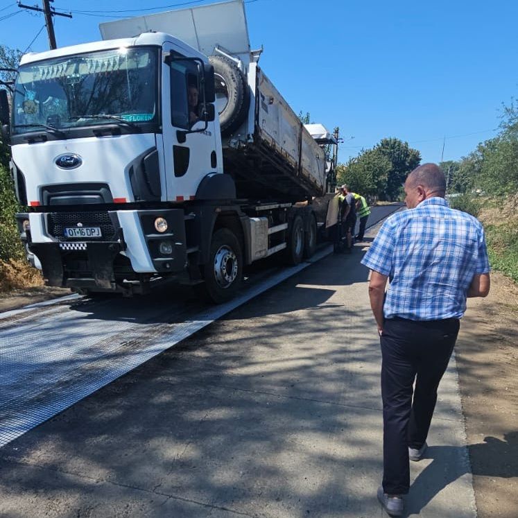 consiliul judetean olt aloca 10 milioane de lei pentru modernizarea drumurilor potcoava perieti si bobu voineasa bals proiectele aveau finantare prin programul anghel 68d5392115392