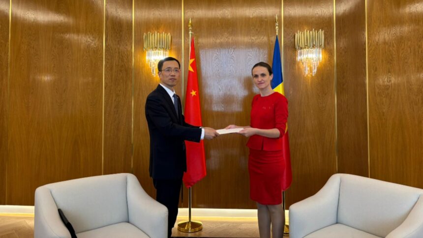diplomatie cu doua fete toiu il primeste pe ambasadorul chinei dupa ce a sanctionat vizitele a doi fosti premieri romani la beijing 68c404e98a5cf