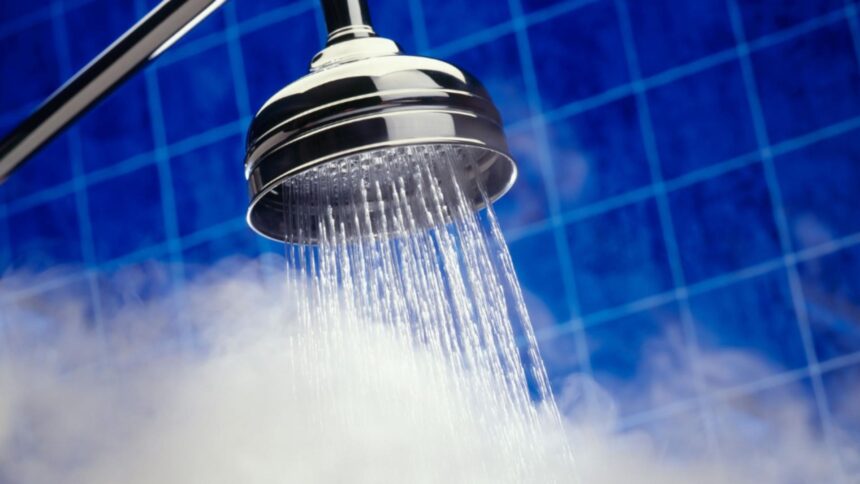 disconfort dublu pentru bucuresteni frig afara si lipsa de apa calda in casa aproape 800 de blocuri din capitala vor fi afectate anuntul termoenergetica 68da6954b3558