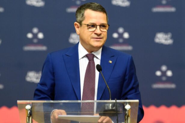 hellvig atac la mosteanu dupa incidentul cu drona ruseasca pentru cineva care gestioneaza politic apararea natiei parca asteptam ceva asumare politica un pic de protejare a unor militari 68c9987d2ebce