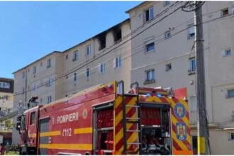 incendiu de proportii intr un apartament din municipiul medias 20 de persoane s au autoevacut 68d1316c3242e