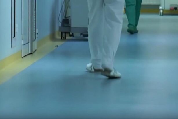 ipoteza socanta infectia care a ucis copiii ar fi pornit de la flori acuzatii grave de la parinti medicii nu purtau manusi sterile 68d7f3249dbc3