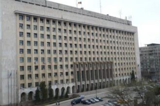 ministrul transporturilor ii da afara pe angajatii metrorex din palatul cfr puteti sa va mutati in subteran 68d192f8aeaf1