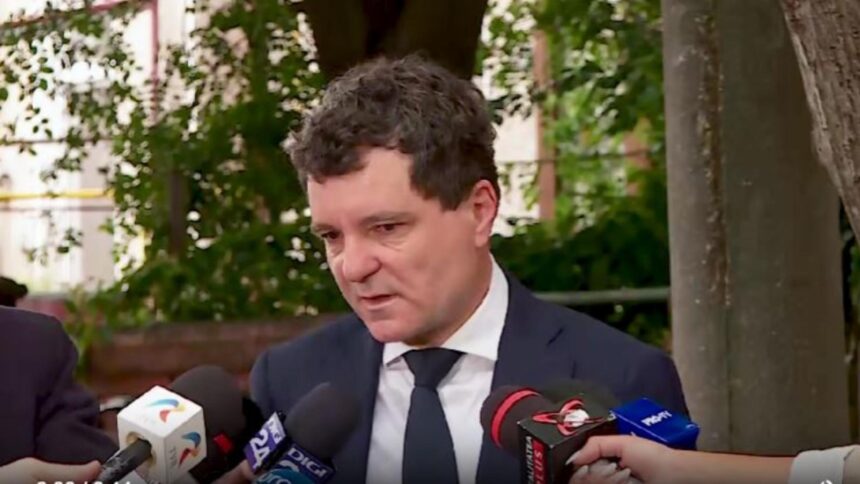 nicusor dan s a dat de gol cum muta banii la primarie artificiile pe banii romanilor 68d77a5a05d69