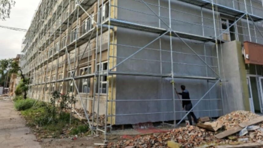 parintii chemati sa zugraveasca pe banii lor clasele unei scoli din arad desi reabilitarea este finantata prin pnrr 68caabdccbf30