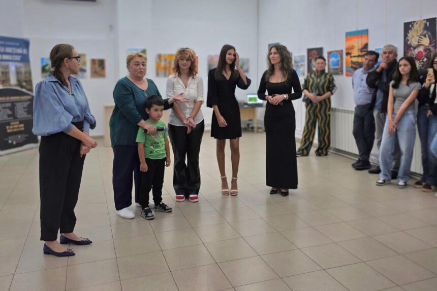 pictoritele roberta stanila si adelina butucea expozitie pe sintezele bibliotecii judetene olt ion minulescu 68cbc2ffb49b6