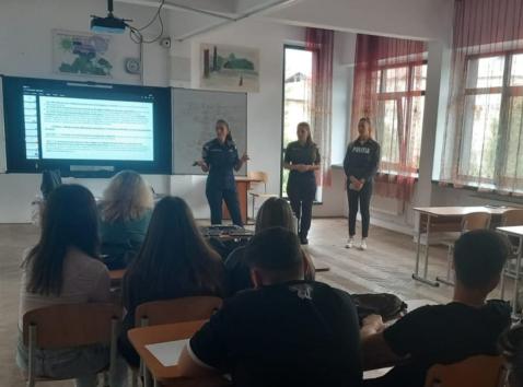 politistii olteni noi actiuni de prevenire in scoli 68cd61bfcacca