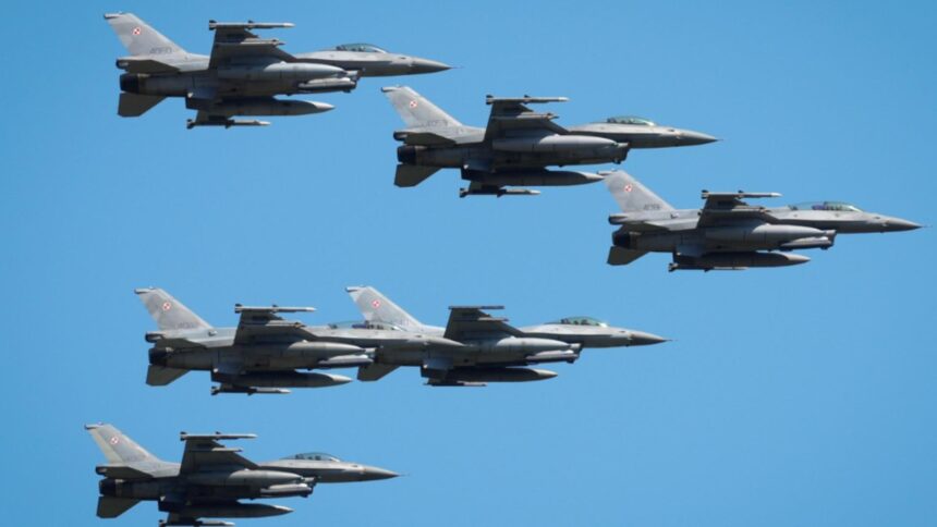 polonia inchide un aeroport si trimite avioanele de vanatoare la granita cu ucraina 68c5b44db1ba0