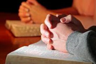 scandal de proportii la un liceu din constanta un profesor de religie ar fi incercat sa corupa sexul doi adolescenti 68d114f113829