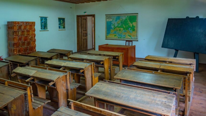 scandal la o scoala din vrancea o invatatoare a chemat politia coplesita de numarul copiilor cu probleme de comportament 68db781729477