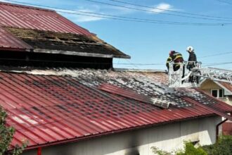 slatioara incendiu la o casa cu etaj 68c84d13e1eb4