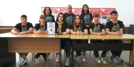 trofeu castigat de tinerii de la economic 68cbeceba0558