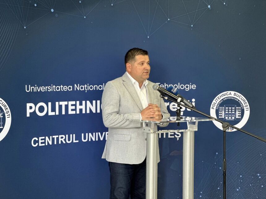 vicepresedintele cj olt ionut ivan la inaugurarea filialei politehnica din slatina sper ca multi sa ramana acasa si sa isi construiasca viitorul aici 68dbb45627684