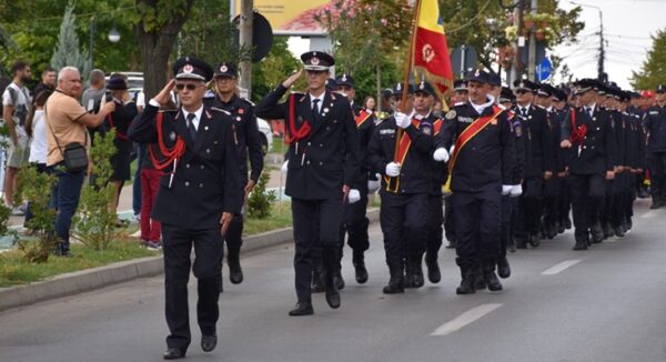ziua pompierilor sarbatorita de isu olt prin ceremoniale militare avansari in grad si acordarea de distinctii foto 68c7c48819a0d