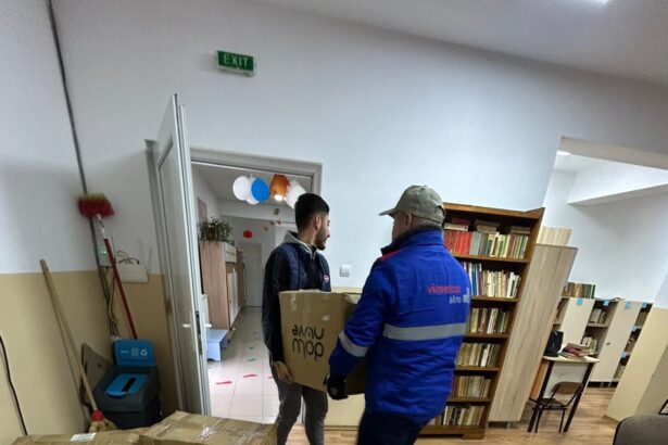 4 000 de volume donate de scoala ganeasa bibliotecii din priseaca 68e4cfc88f311