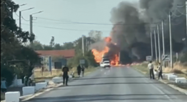 accident grav pe dn56a doua tir uri si un autoturism s au facut scrum video 68dec47f9dcf9