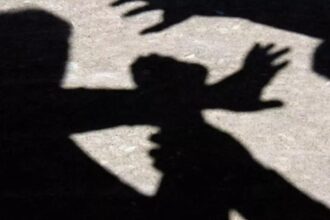 adolescenta care si a batut colega intr o scoala din arad plasata sub control judiciar victima a fost lovita pana cand si a pierdut cunostinta 68e8eb41da313