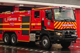 autospeciala isu olt rasturnata in timpul deplasarii catre accidentul de pe drumul expres cinci pompieri raniti 6904fc6153d81 1