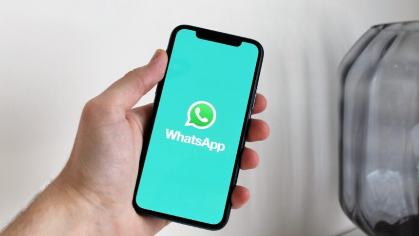 avertisment de la politie mega escrocheria de pe whatsapp cu numarul nou lasa oamenii fara economii 68e6b558b182a