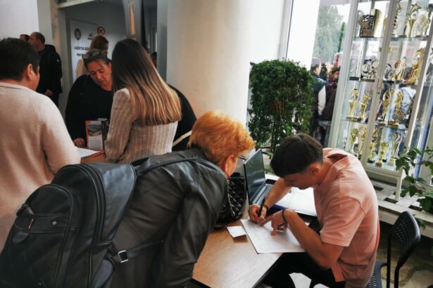 bursa locurilor de munca pentru absolventi se va organiza vineri in slatina si caracal 68e4b9f51f24c