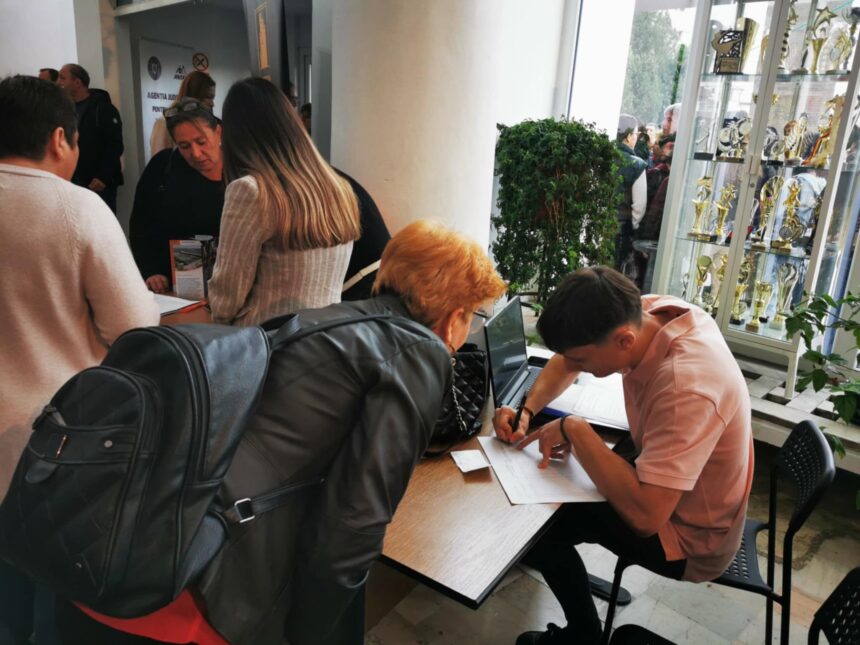 bursa locurilor de munca pentru absolventi se va organiza vineri in slatina si caracal 68e4b9f51f24c