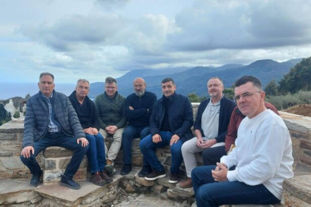 conducerea aur in frunte cu george simion a ajuns la muntele athos foto 68f1ddcdc1c1c