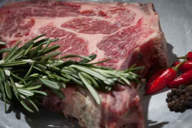 cum poti pastra carnea proaspata la frigider timp de cateva zile fara sa se altereze trucul pe care trebuie sa l cunoasca toate gospodinele 68e8d8512d5b6