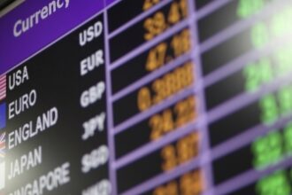 curs valutar 8 octombrie leul pierde teren cotatia la aur in crestere vertiginoasa 68e6496d476f1