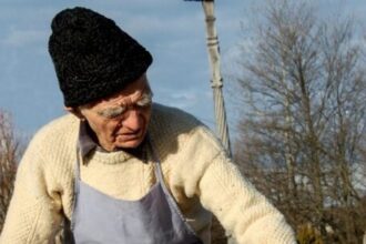 expozitie de fotografie si sculptura dedicata creatorului popular nicolae m nica 68f0cc528854c