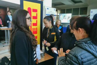 foto beneficiarii de ajutor social cei mai numerosi participanti la bursa locurilor de munca pentru absolventi 68e8c0075127a