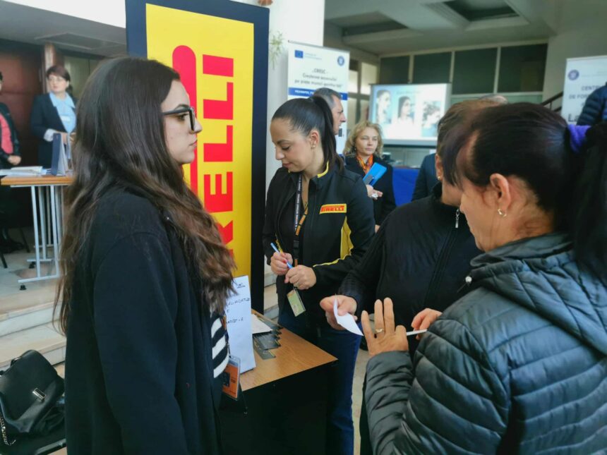 foto beneficiarii de ajutor social cei mai numerosi participanti la bursa locurilor de munca pentru absolventi 68e8c0075127a