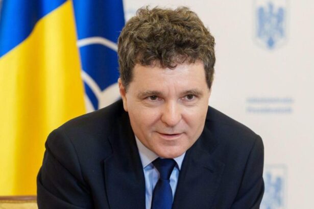 halucinant lui nicusor dan nu ii pasa ca romanii vor sa il demita nu vad nicio problema in asta 68edd33b5263b