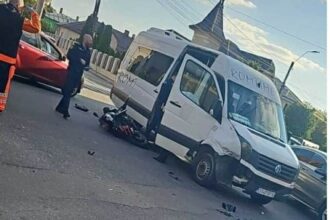 impact intre un microbuz si o motocicleta in caracal 68e7d8583c324